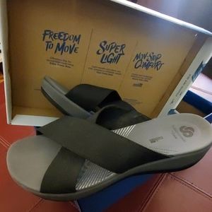 New Clarks Cloudsteppers Sandals
